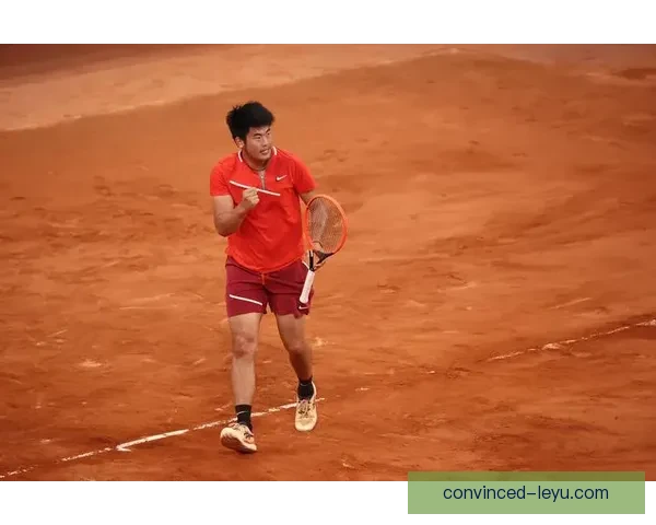 新赛季网球巡回赛焦点对决引发全球球迷热烈关注与期待升温态势明显 新赛季网球巡回赛焦点对决引发全球球迷热烈关注与期待升温态势明显