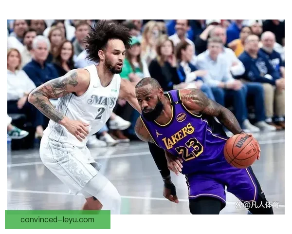 《詹姆斯带领湖人逆转胜勇士 获赛季首场客场胜利并锁定季后赛名额》