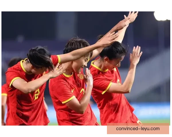 中国女足逆袭战胜日本队晋级亚洲杯决赛全员展现团结拼搏精神