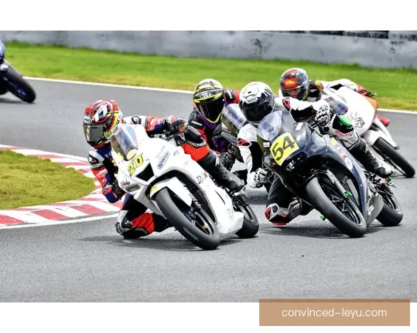 摩托车大奖赛最新动态：车手竞争激烈 新赛季技术创新引关注